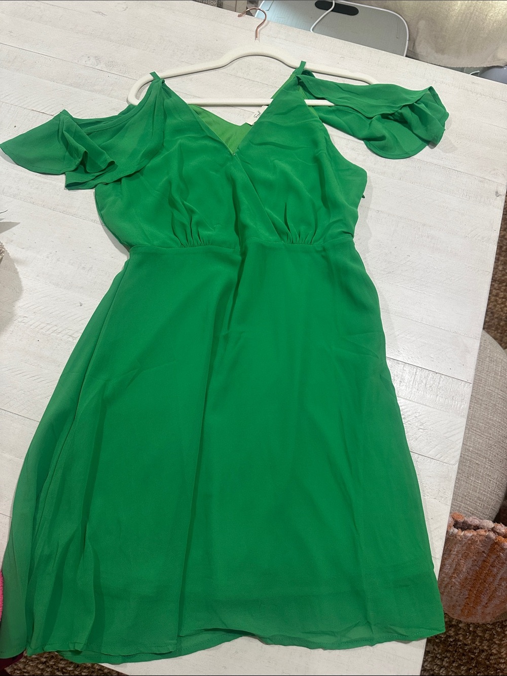Women’s One-Shoulder Green V-Neck Dress